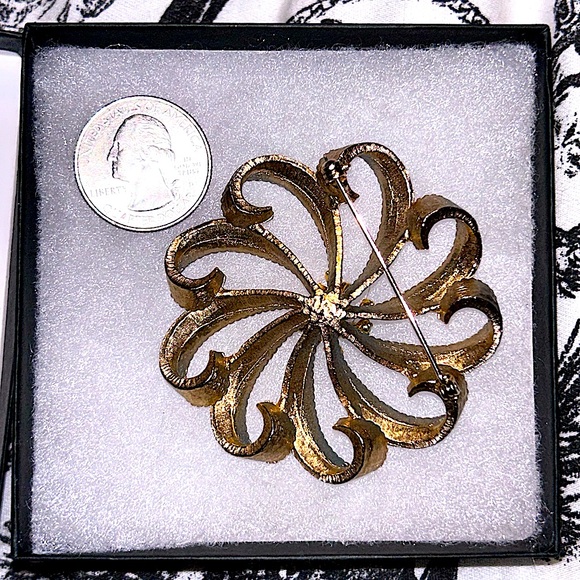 Vintage 60s Mid-Century Green/Blue Floral Design Brooch. - Picture 2 of 4